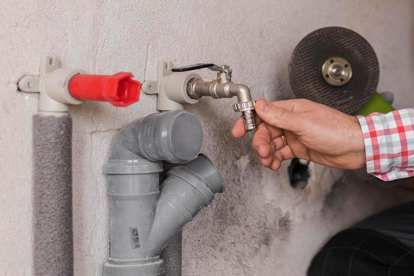 Mantenimiento de tuberías en comunidades