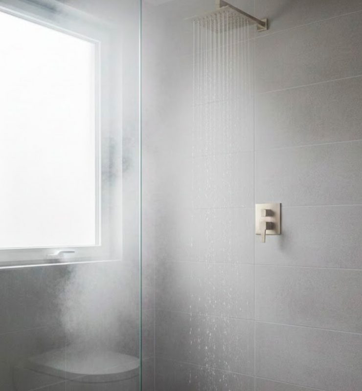 por que se corta el agua caliente en la ducha