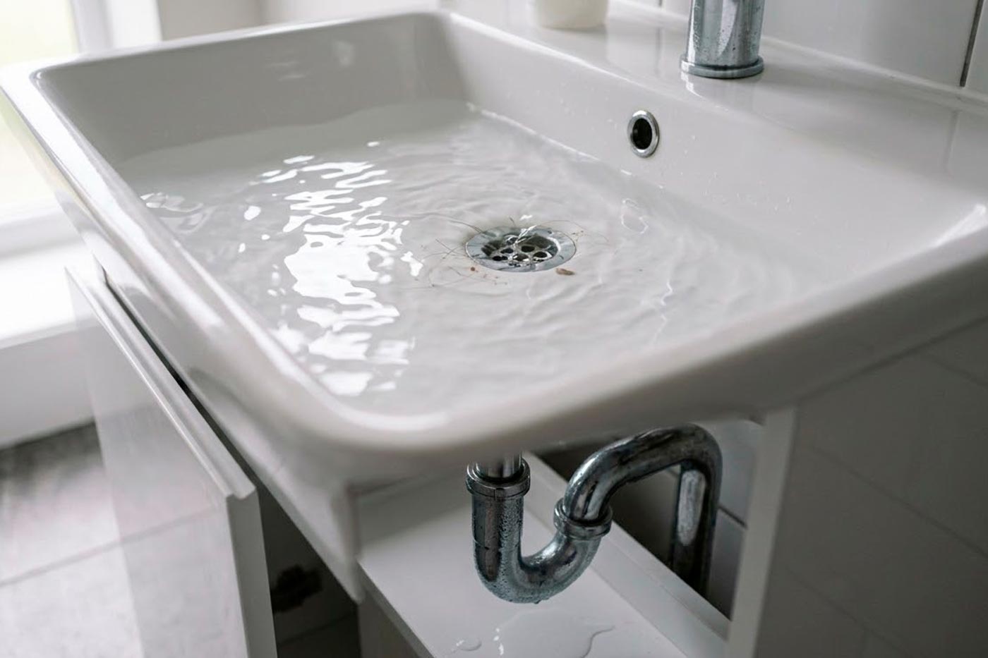 agua lavabo vuelve a subir